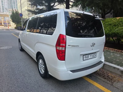 Hyundai Starex