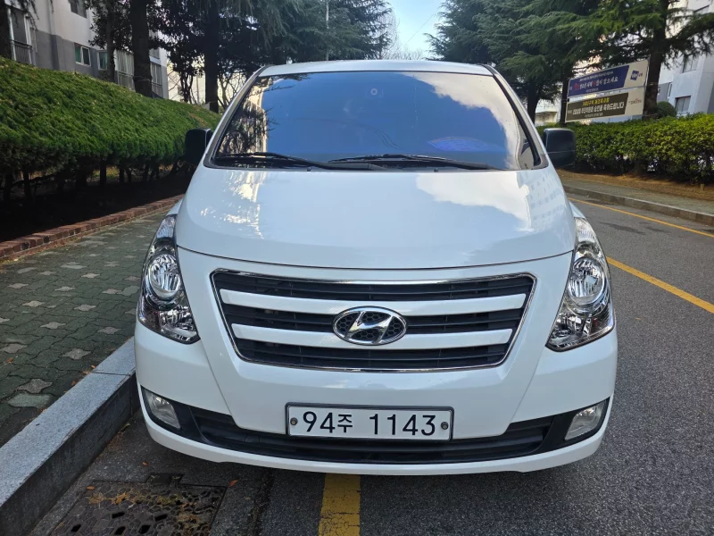 Hyundai Starex