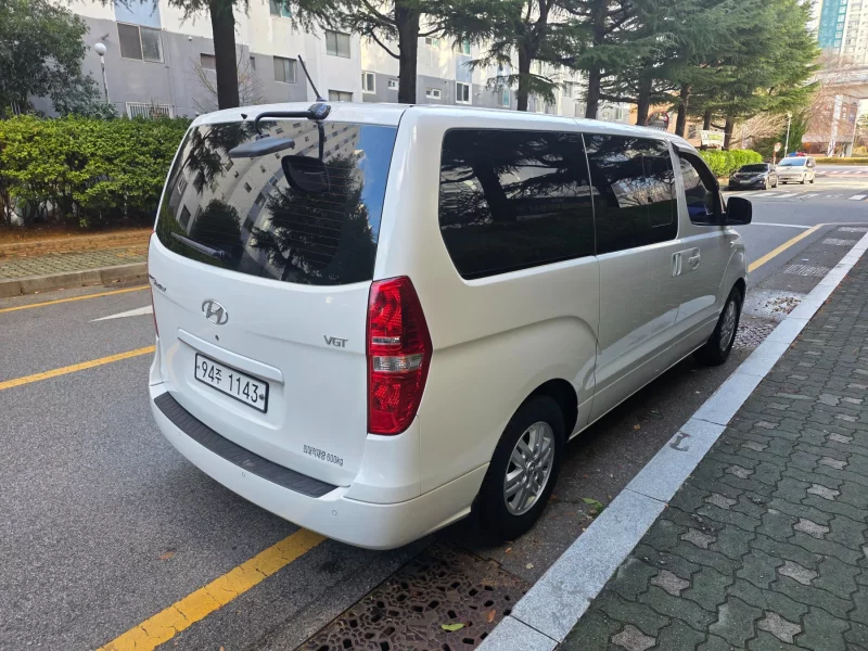 Hyundai Starex