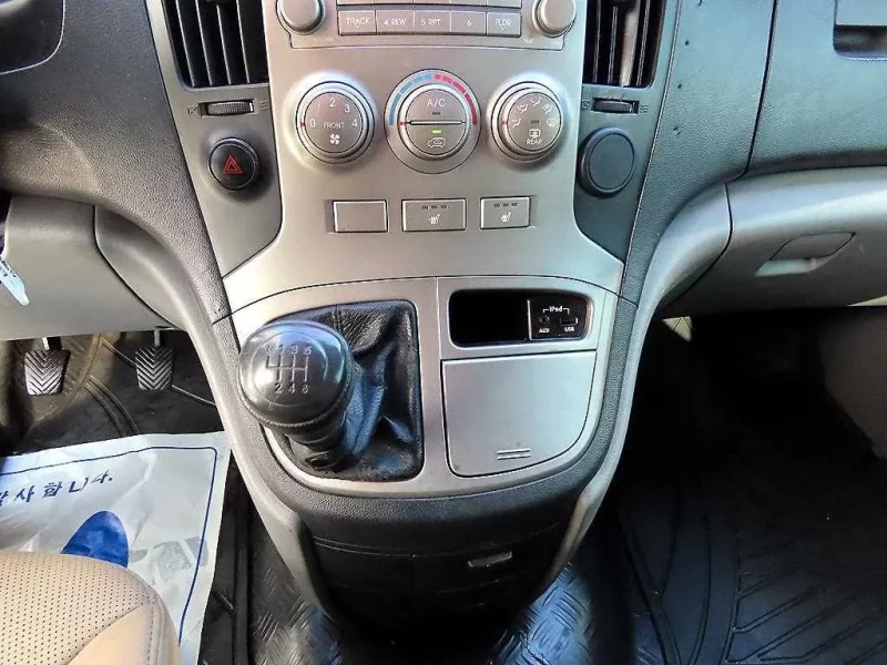 Hyundai Grand Starex