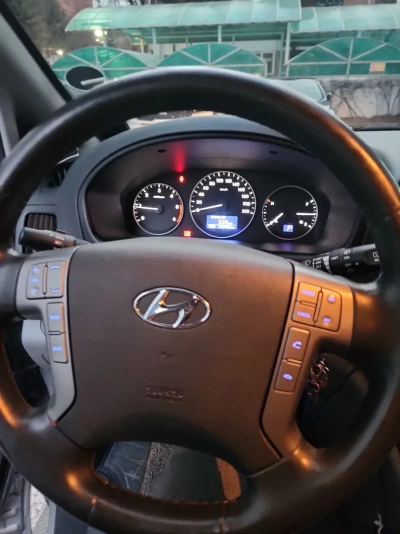 Hyundai Starex