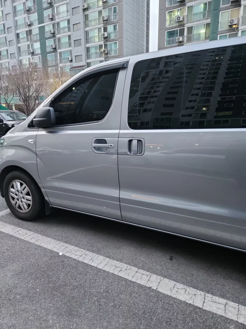Hyundai Starex