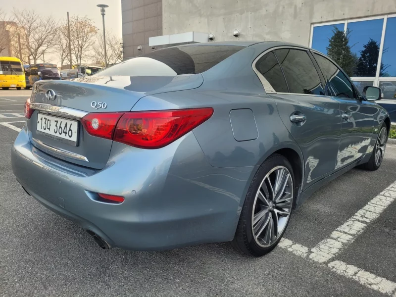 Infiniti Q50