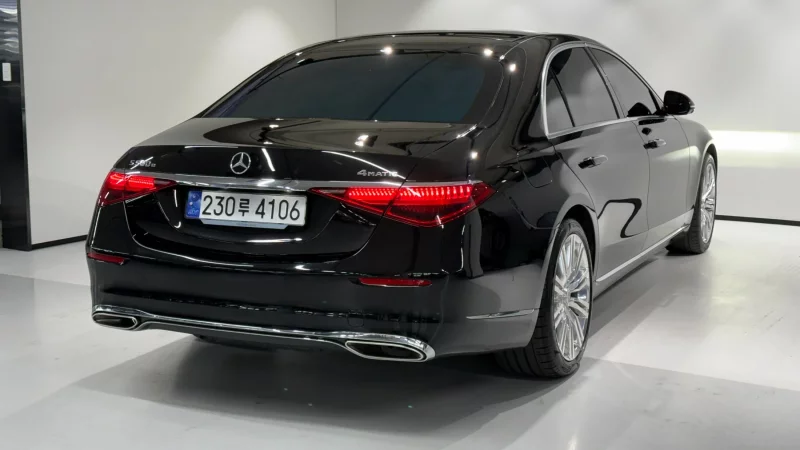 Mercedes-Benz S-Class