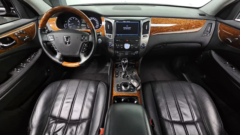 Hyundai Equus