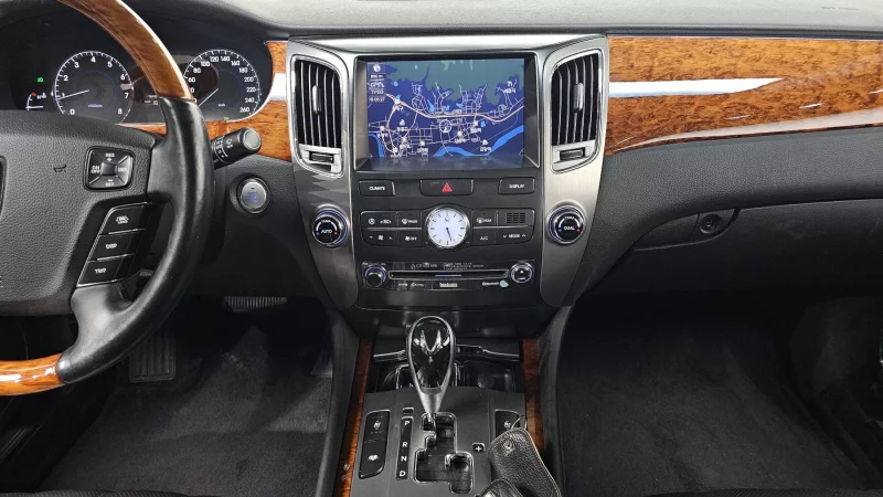 Hyundai Equus