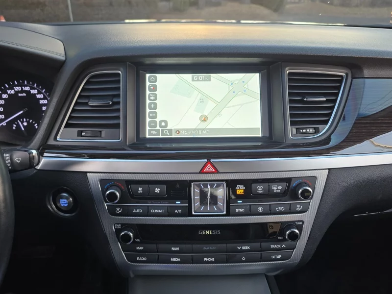 Genesis G80