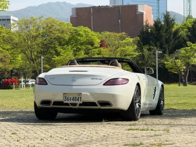 Mercedes-Benz SLS AMG