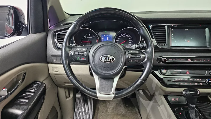 Kia Carnival