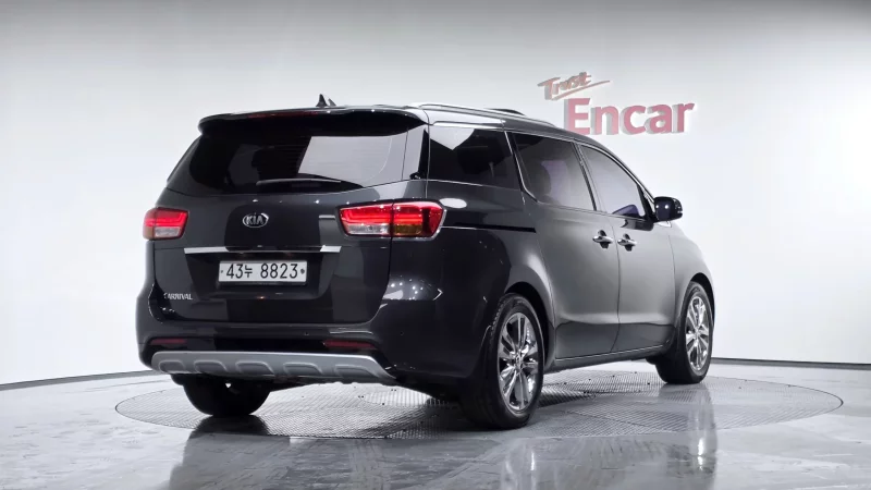 Kia Carnival