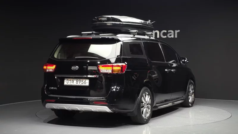Kia Carnival