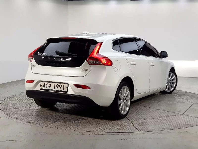 Volvo V40