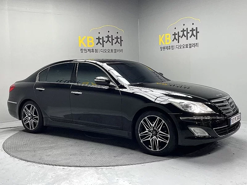 Hyundai Genesis