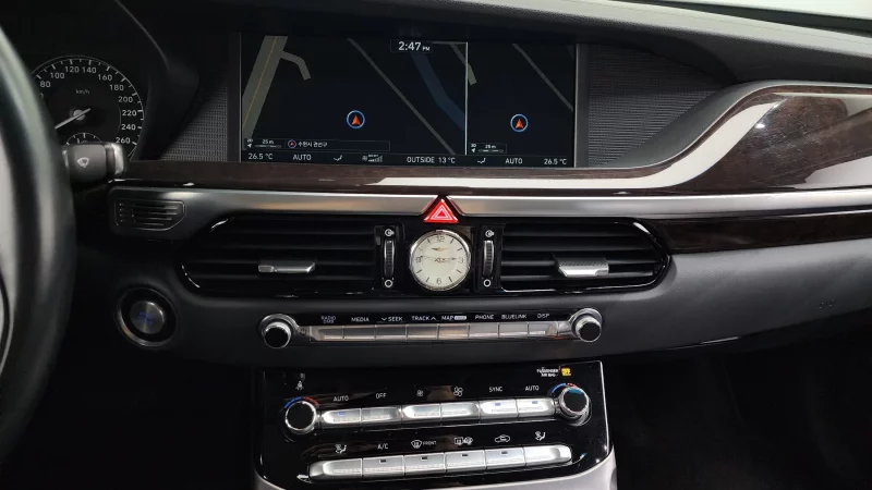 Genesis EQ900