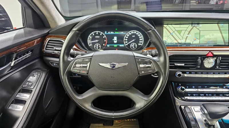 Genesis EQ900