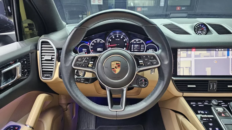 Porsche CAYENNE