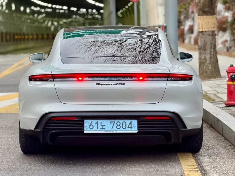 Porsche TAYCAN