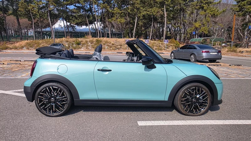 MINI Cooper Convertible