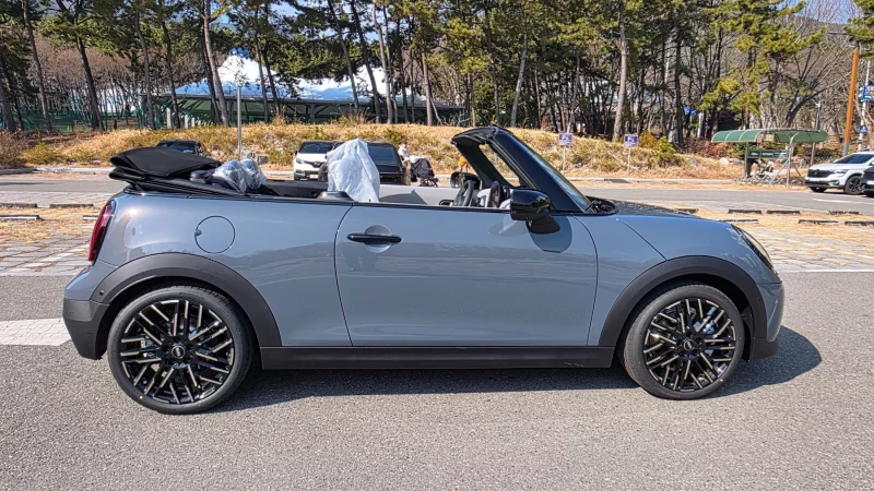 MINI Cooper Convertible