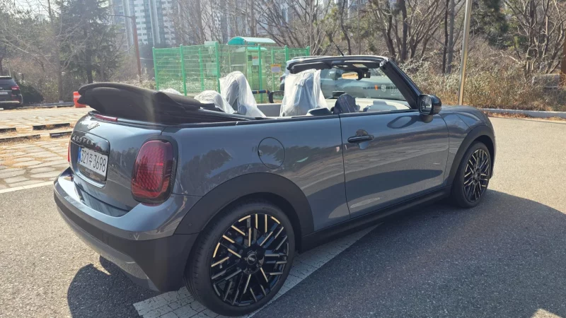 MINI Cooper Convertible