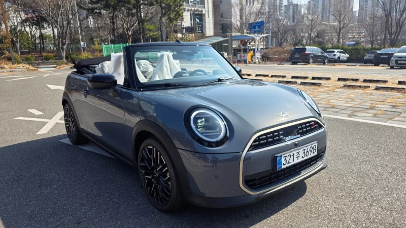 MINI Cooper Convertible