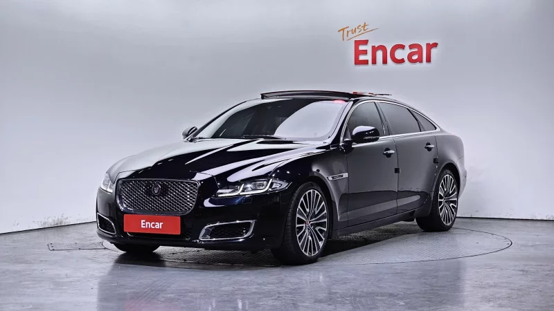 Jaguar XJ