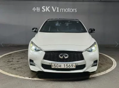 Infiniti Q30