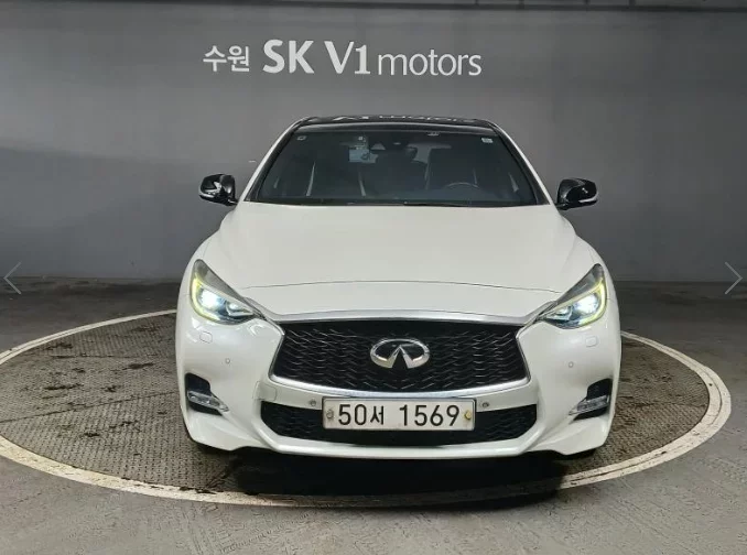 Infiniti Q30