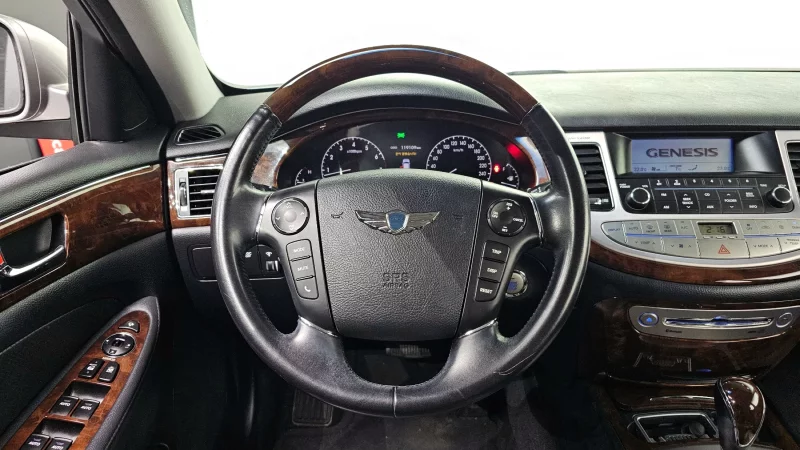 Hyundai Genesis