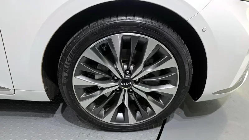 Kia K8