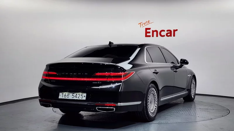 Genesis G90