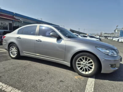 Hyundai Genesis