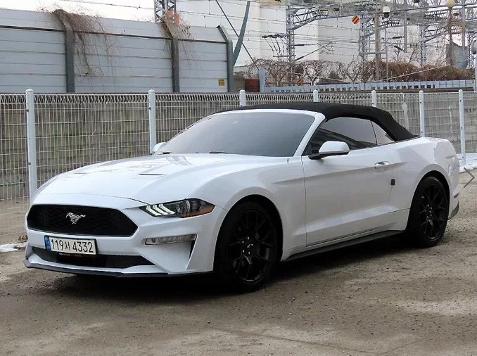 Ford MUSTANG