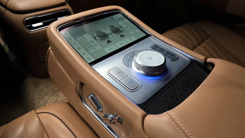 Genesis G90