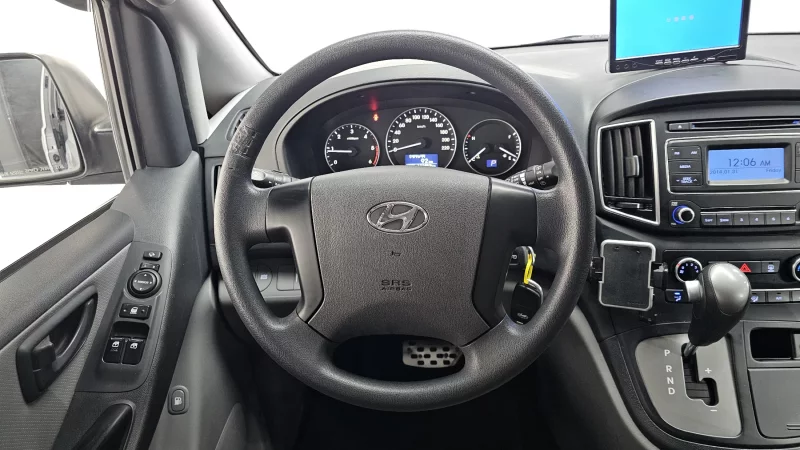 Hyundai Starex
