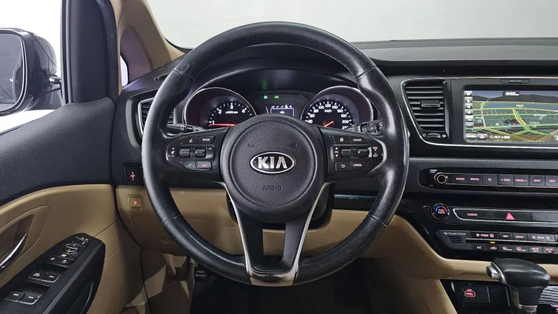 Kia Carnival
