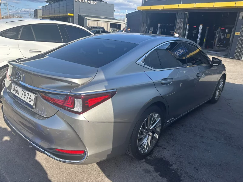 Lexus ES300h