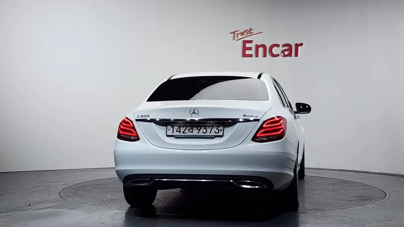 Mercedes-Benz C-Class