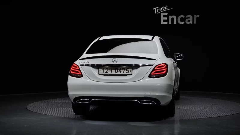 Mercedes-Benz C-Class