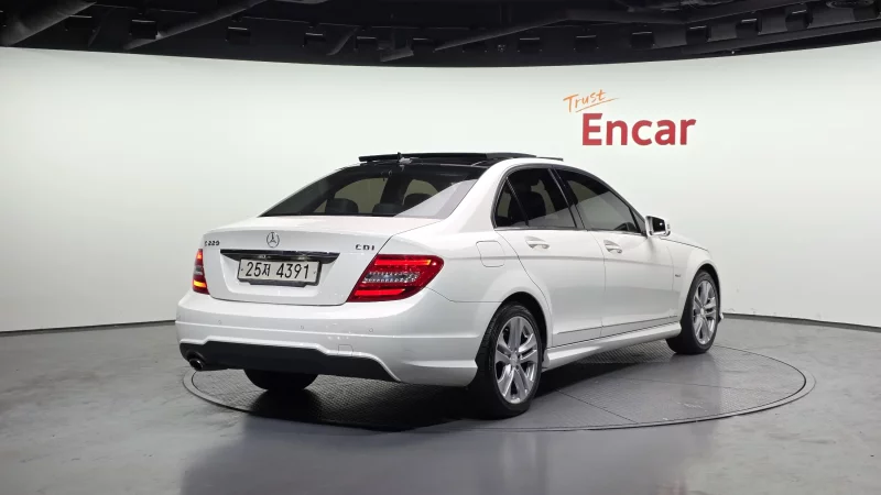 Mercedes-Benz C-Class