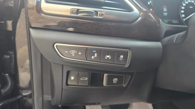 Genesis EQ900