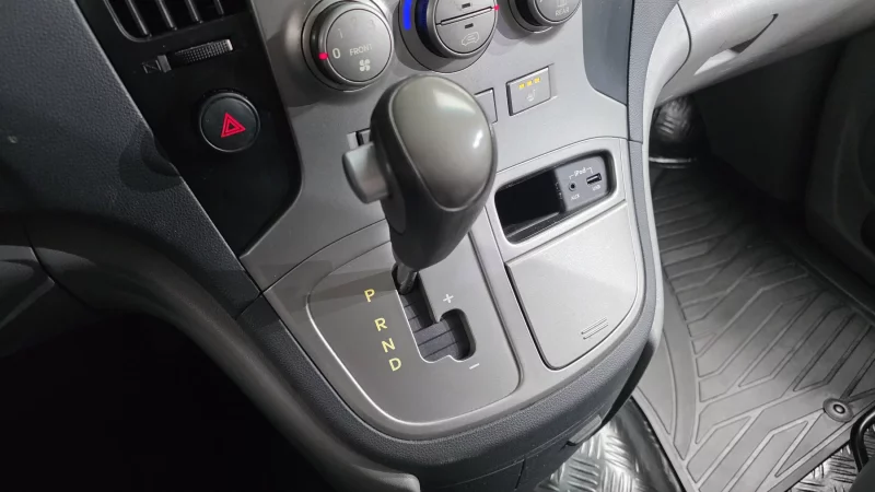 Hyundai Starex