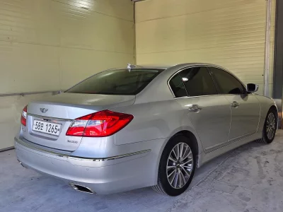 Hyundai Genesis