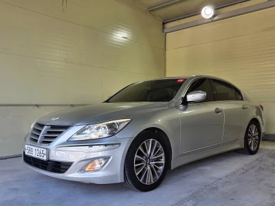 Hyundai Genesis