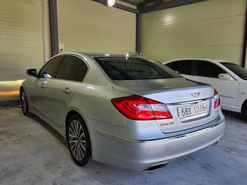 Hyundai Genesis