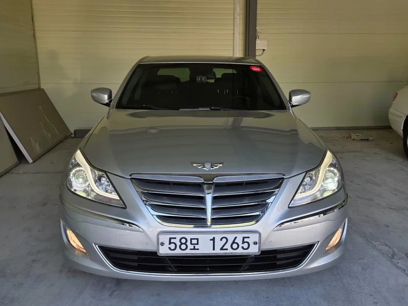 Hyundai Genesis