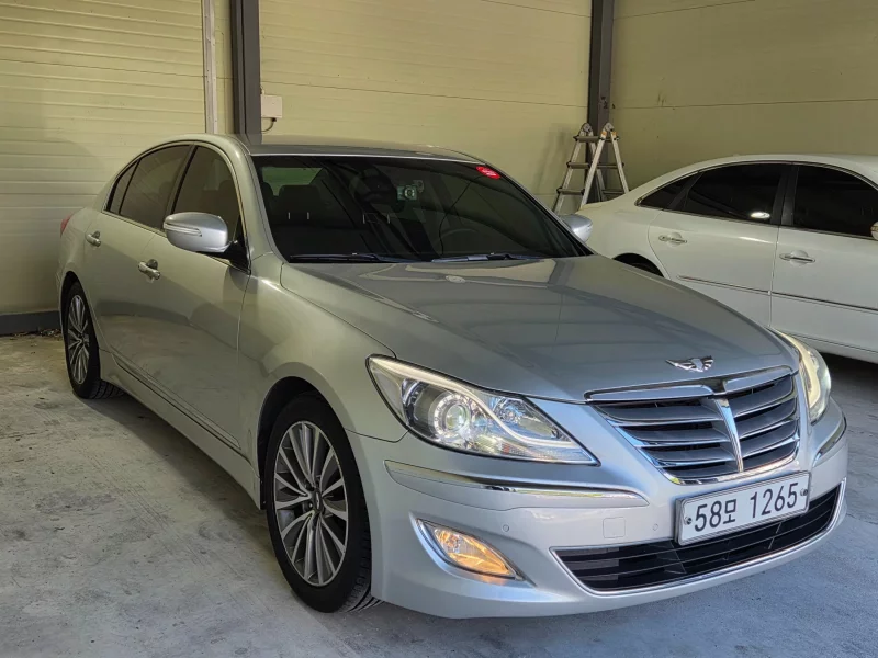 Hyundai Genesis