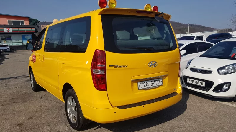 Hyundai Starex