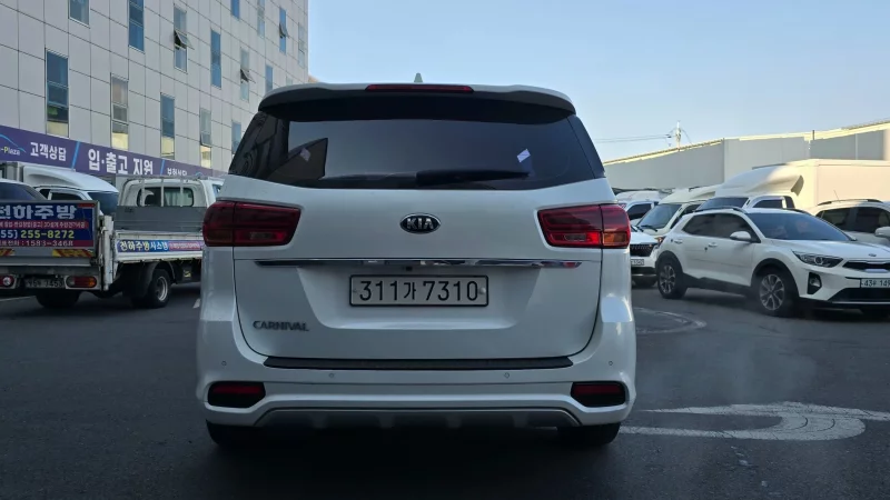 Kia Carnival