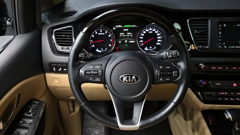 Kia Carnival